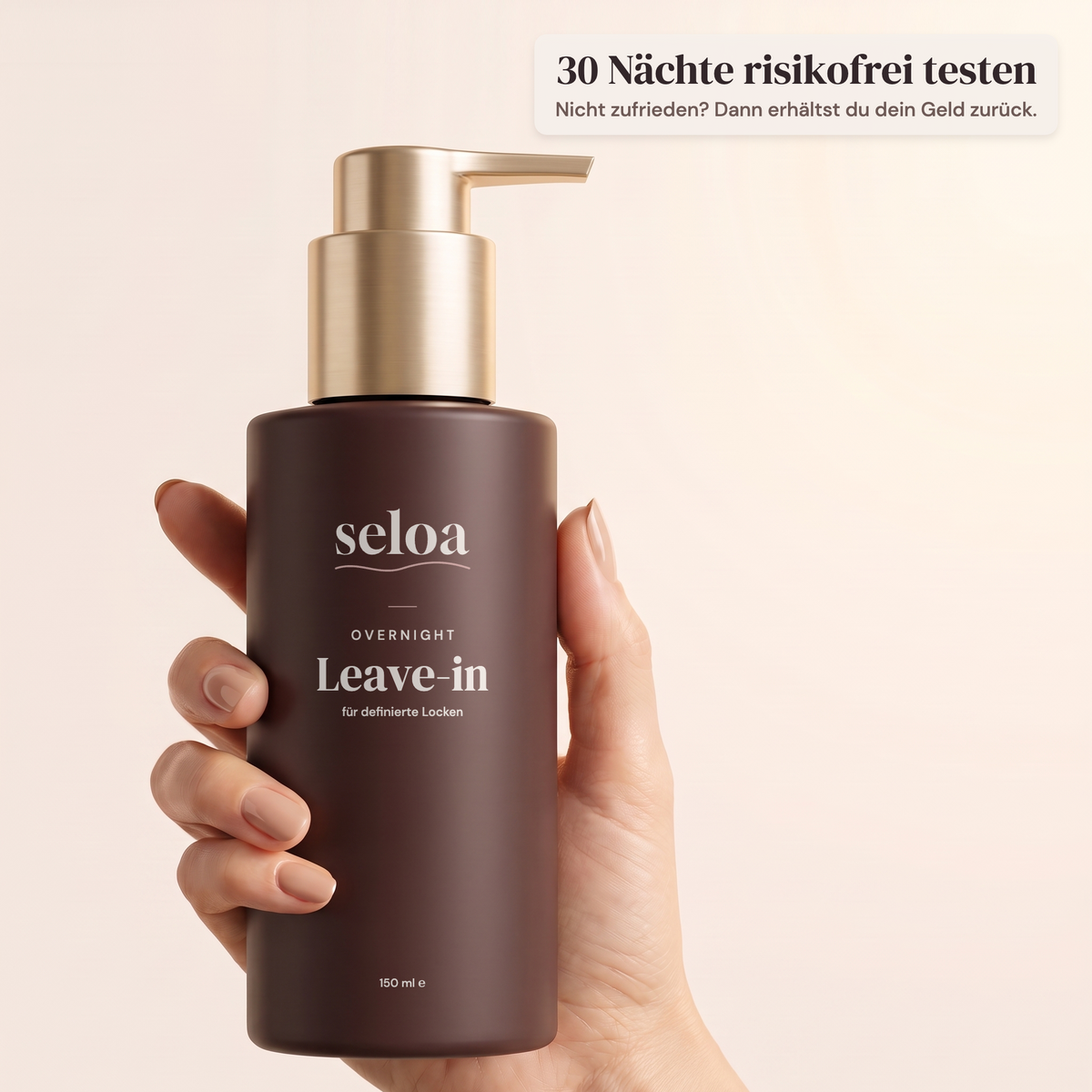 Hand hält das Seloa Overnight Leave-in – 30 Nächte risikofrei testen